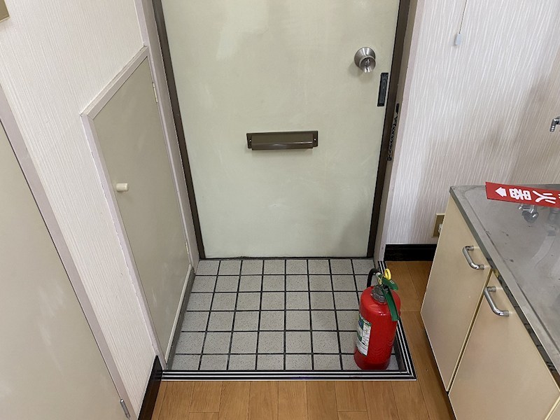 ドミール緑が丘 玄関