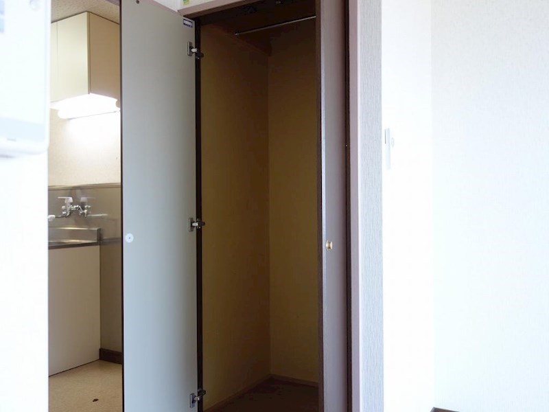 メゾンセシボン東部 収納
