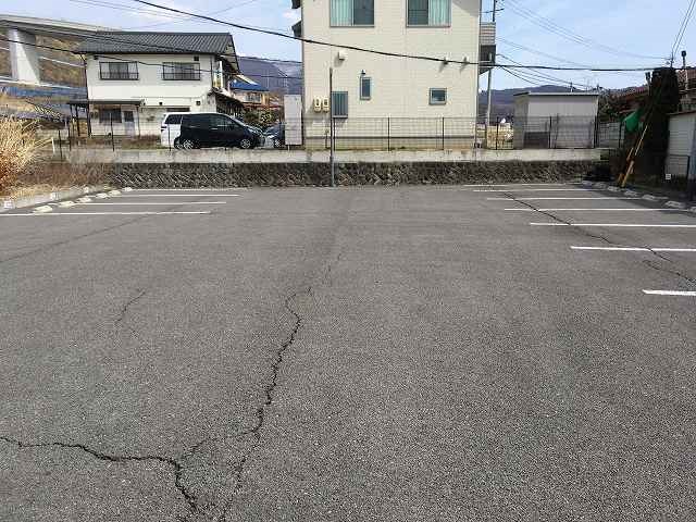 グランヒル・上野 駐車場