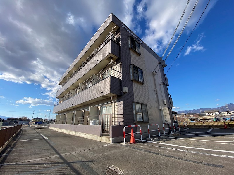 グランドハイツ中込 外観