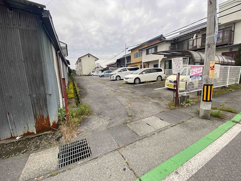 大塚アパート 駐車場