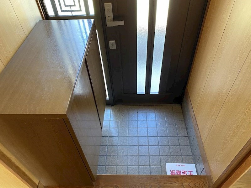 長野県上田市諏訪形 玄関