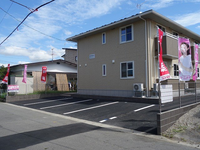 アルシャヴィン 駐車場