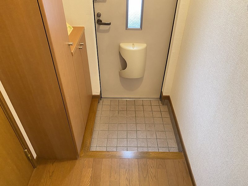 リーウェイ　B 玄関