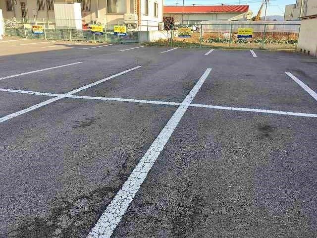 パールハイツＡ 駐車場