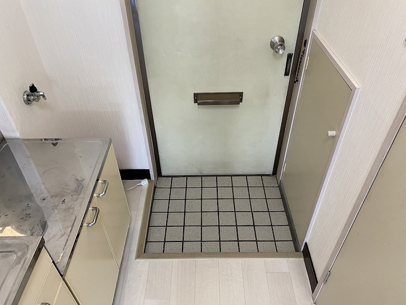 ドミール緑が丘 玄関