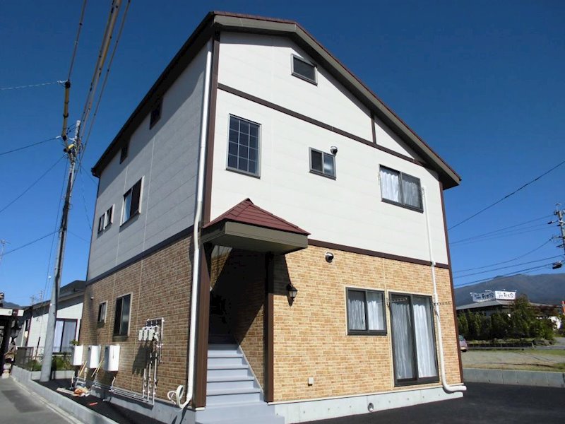 キャロル芳田 外観