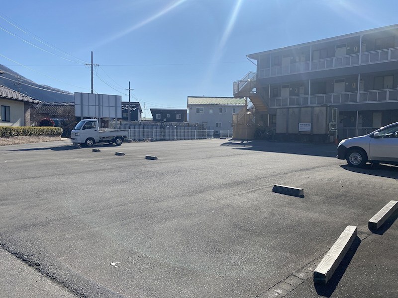 千曲昭和ビル 駐車場