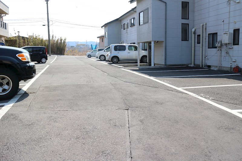 長野県東御市加沢 駐車場