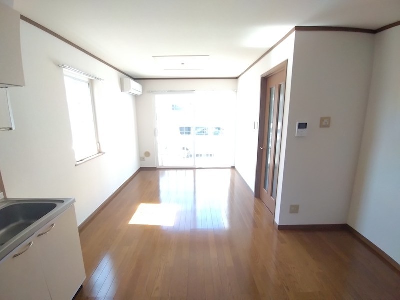長野県佐久市新子田1856-8 リビング