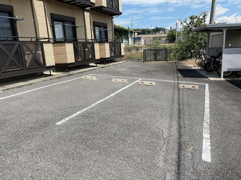 ソレアードスール 駐車場