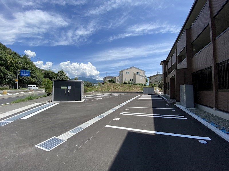 セジュールオッツ・YSK 駐車場