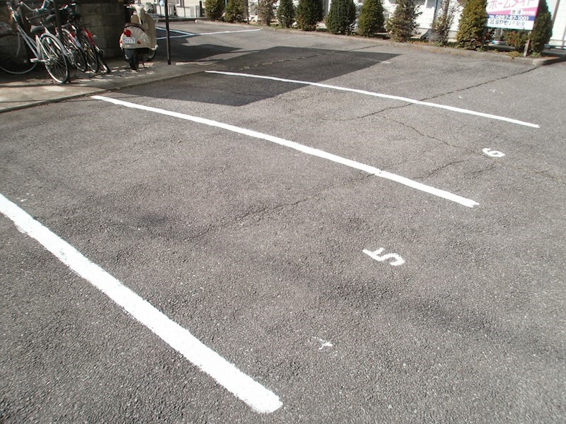 ハイツプランタン 駐車場