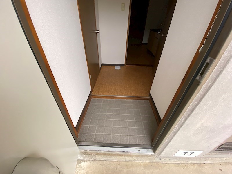 長野県上田市住吉 玄関
