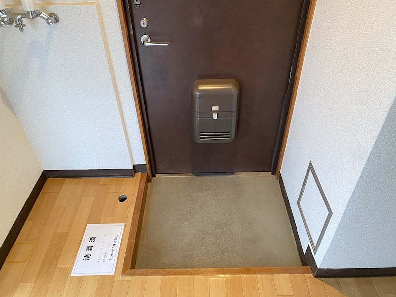 レイトンハウス 玄関