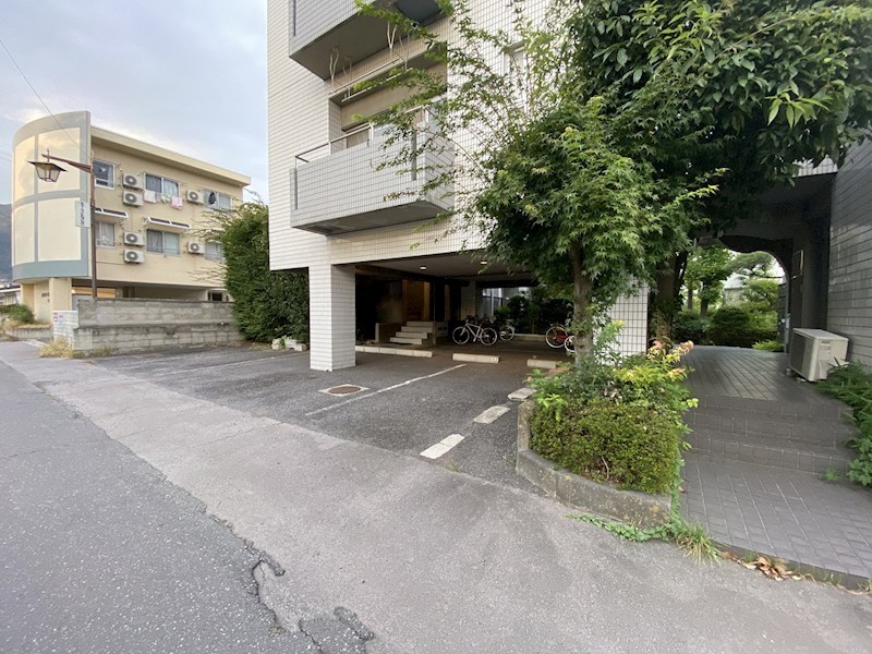 材木町スクエア 駐車場