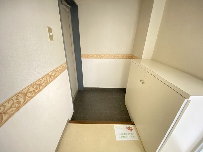 材木町スクエア 玄関