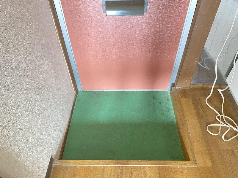 東町荘 玄関