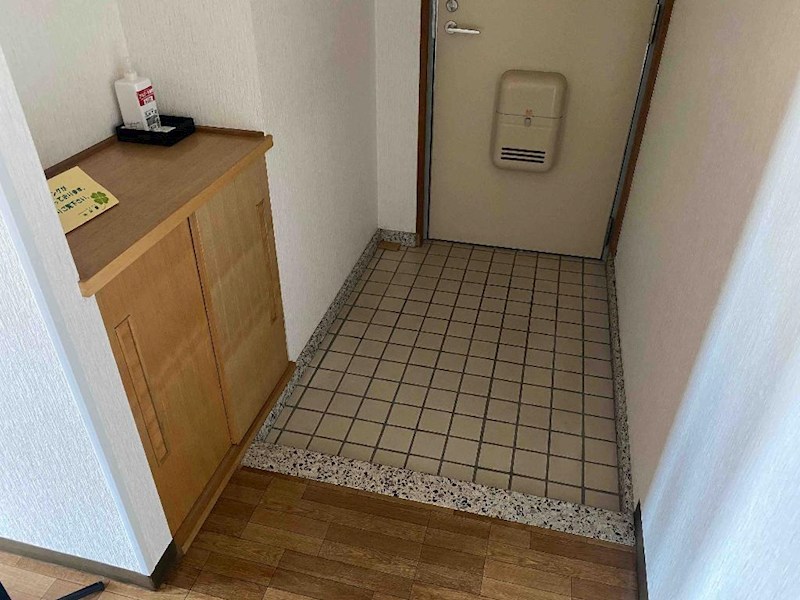 コーポ内津 玄関