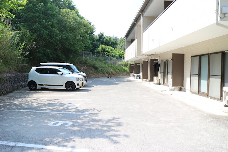 フレール北山 駐車場