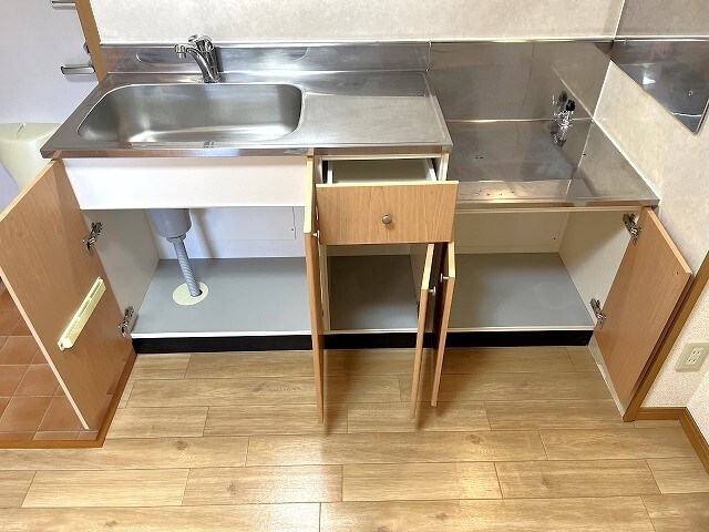 サザンクロス谷地 収納