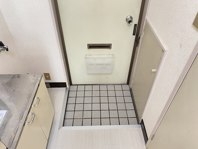 ドミール緑が丘 玄関