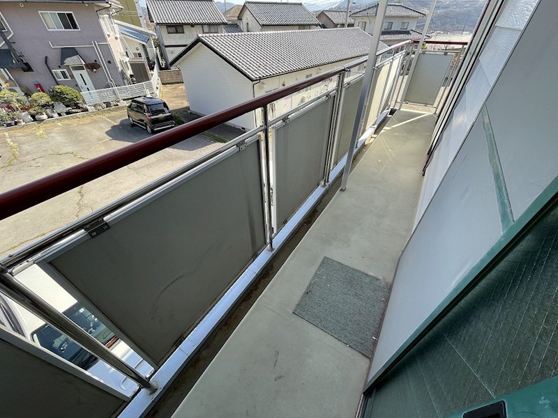 長野県上田市芳田 ベランダ