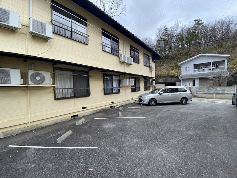 メゾンリッチ 駐車場