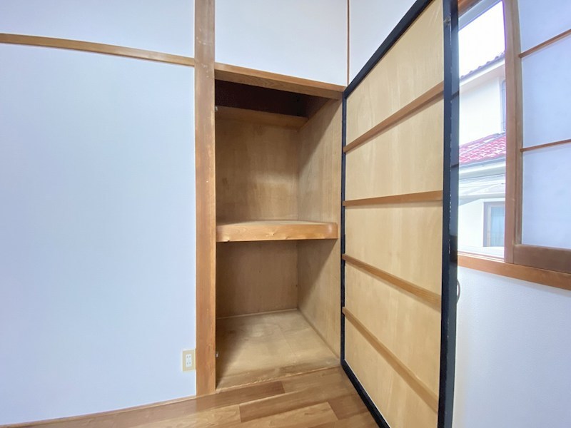 住吉貸家  収納
