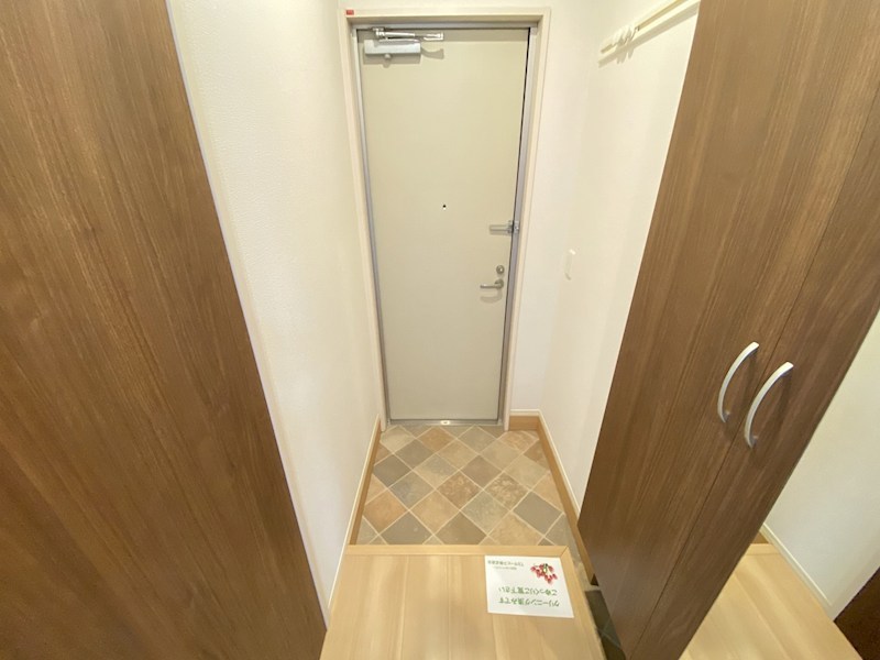 レウニール宮前 玄関