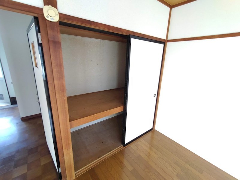 東信ハイツＢ 収納