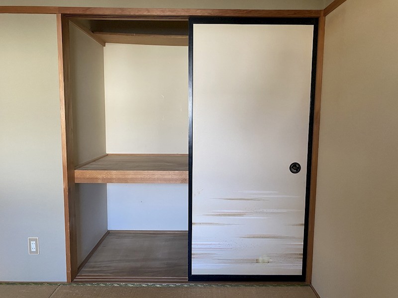 ファミール茅野 収納