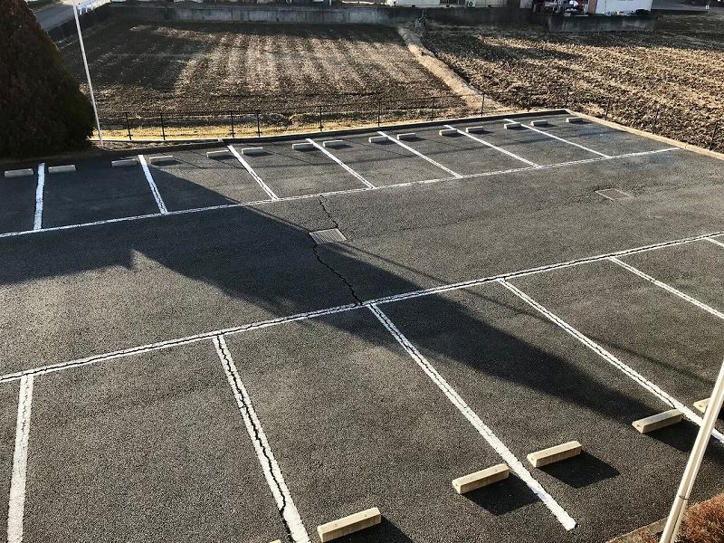 レオパレスマリモ 駐車場