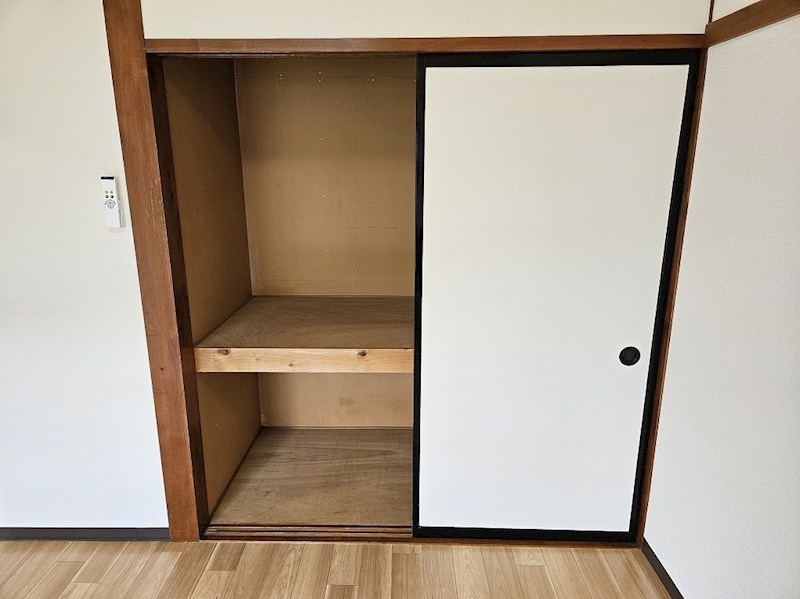 西沖マンション 収納