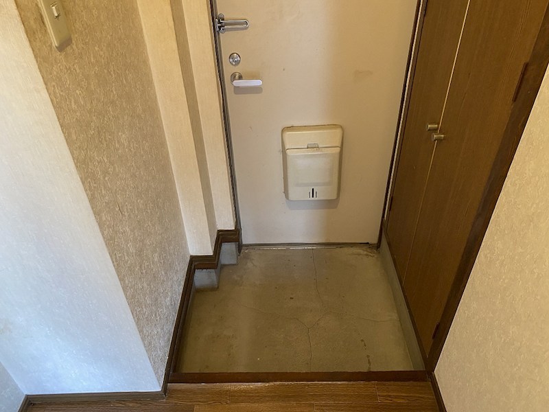 小林ハイツ 玄関