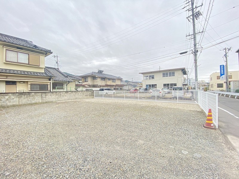 踏入駐車場 駐車場