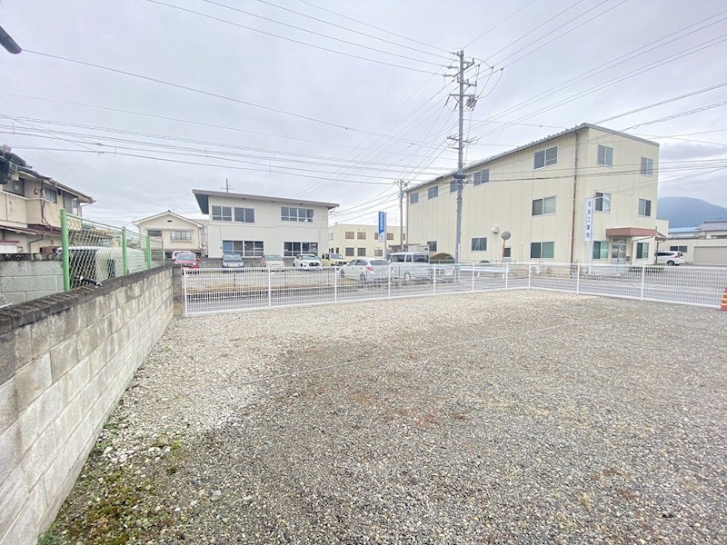 踏入駐車場 駐車場