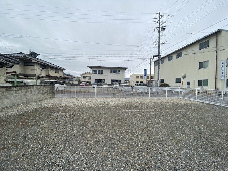踏入駐車場 駐車場
