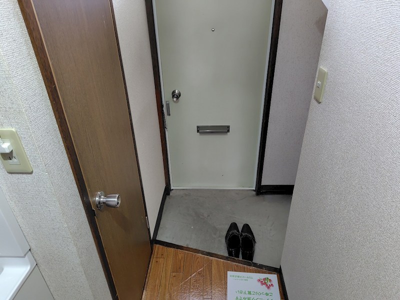 エコールハイツ 玄関