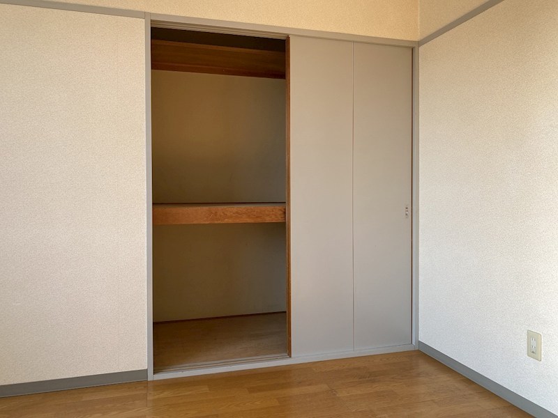 天神クレスト 収納
