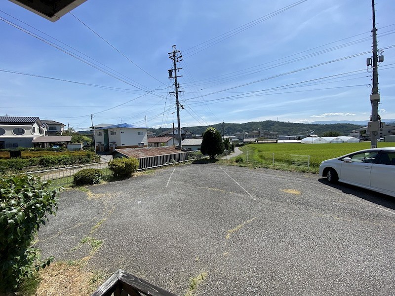アトウレあすかＡ 駐車場