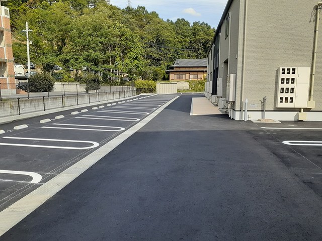 セレーノ上田Ⅱ 駐車場