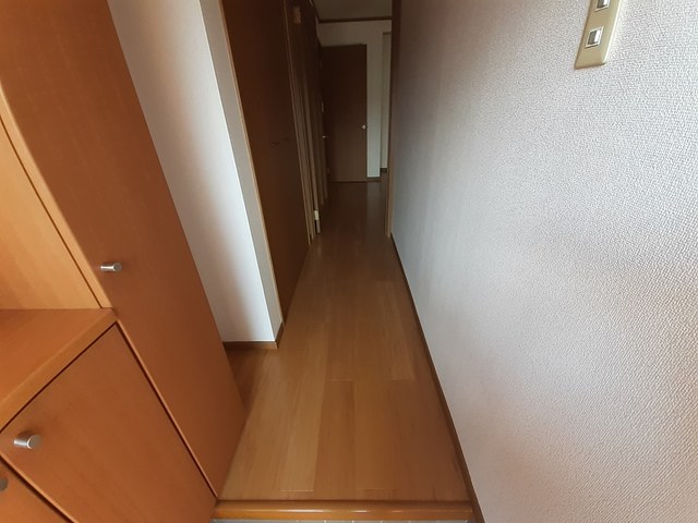 エヴァーグリーン小泉 玄関