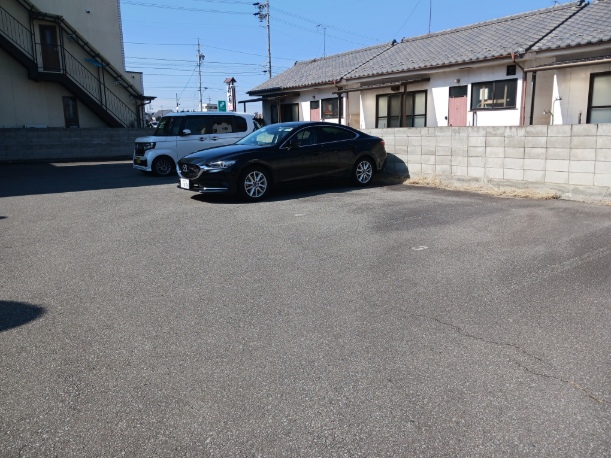 メゾンセシボンＥ 駐車場