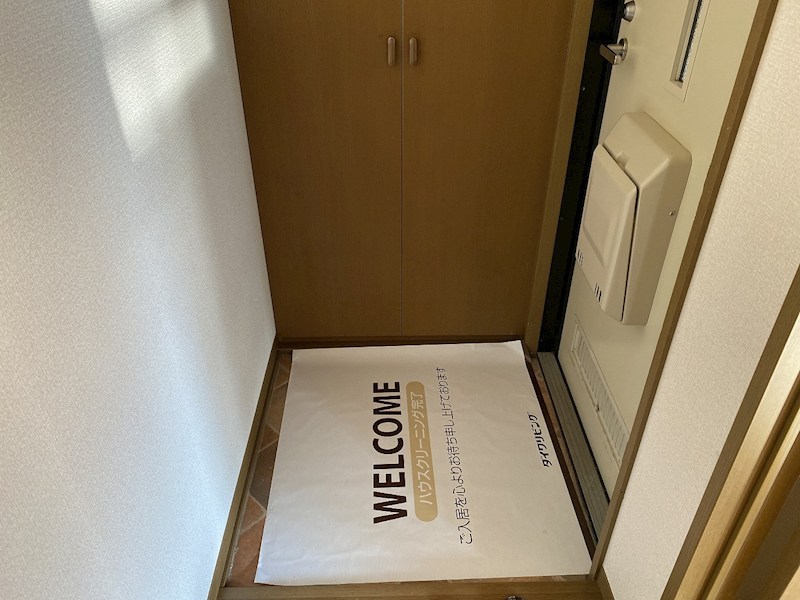 ソレアードＢ 玄関