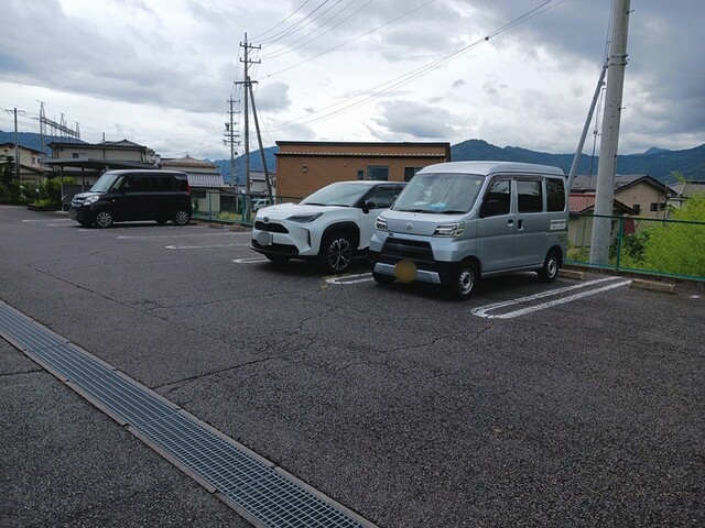 サンヒルズ　Ｂ 駐車場