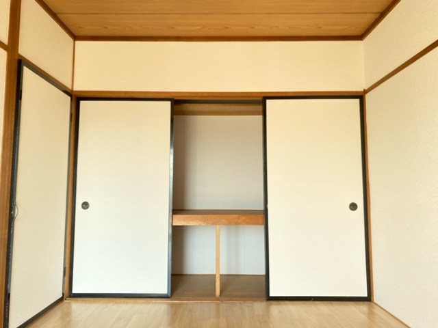 ラバーズハイツＡ－2 収納