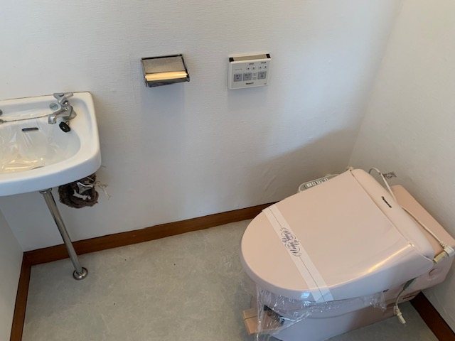 アトゥーレラークヒルズ貸家 トイレ