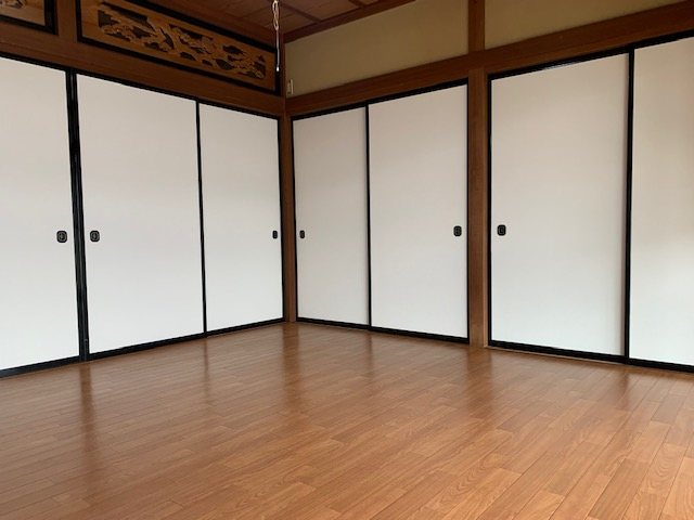 アトゥーレラークヒルズ貸家 リビング