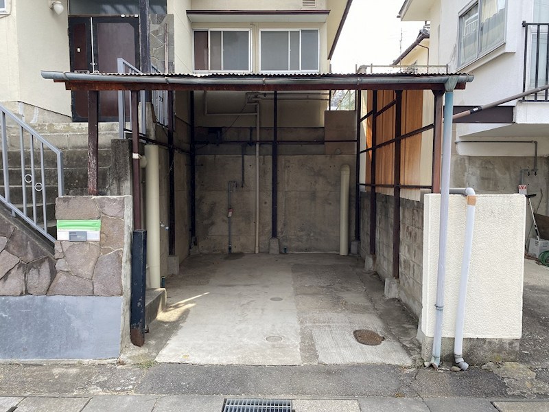 諏訪形戸建 駐車場